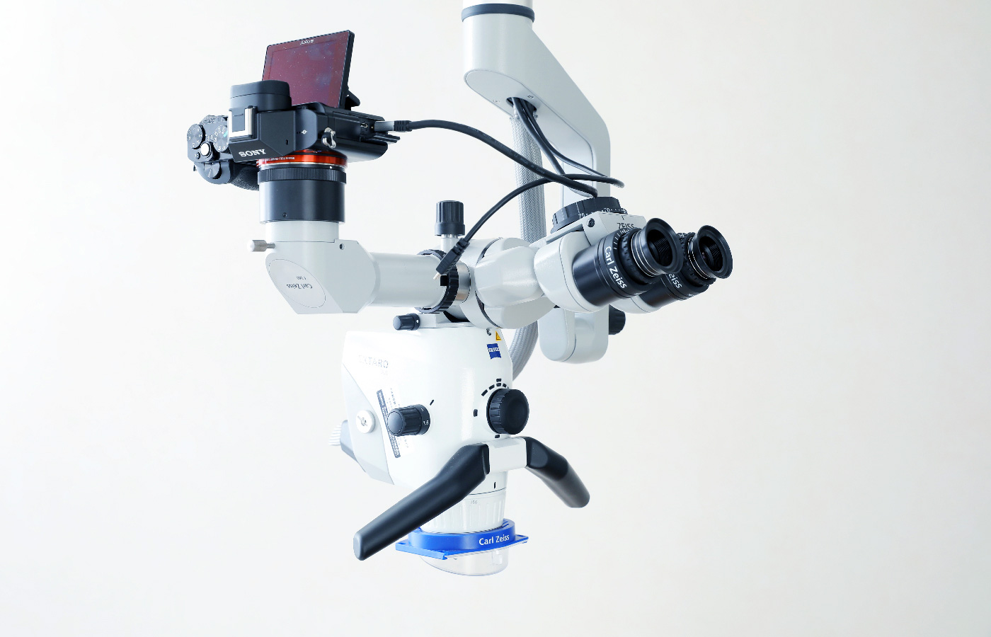手術顕微鏡：EXTARO 300